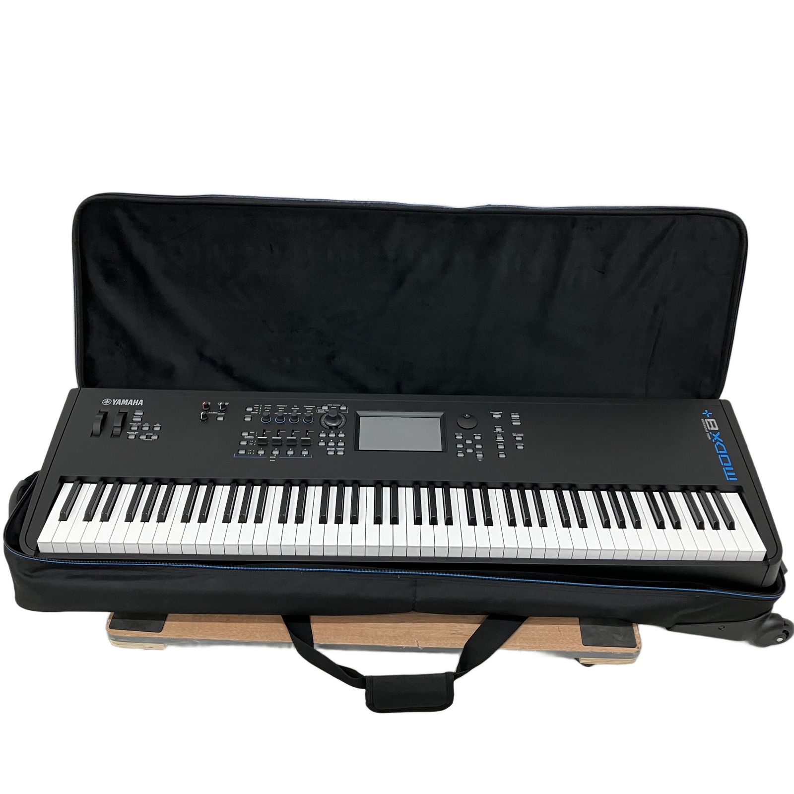 YAMAHA MODX 8 シンセサイザー キーボード 88鍵 ヤマハ 楽器 ソフトケース付