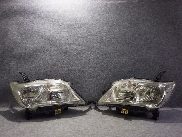 日産 セレナ C26 前期 左右セット 純正 ヘッドライト 100-23097 日産 セレナ C26 前期 純正 100-23097 HID ヘッドライト 左右 - メルカリ