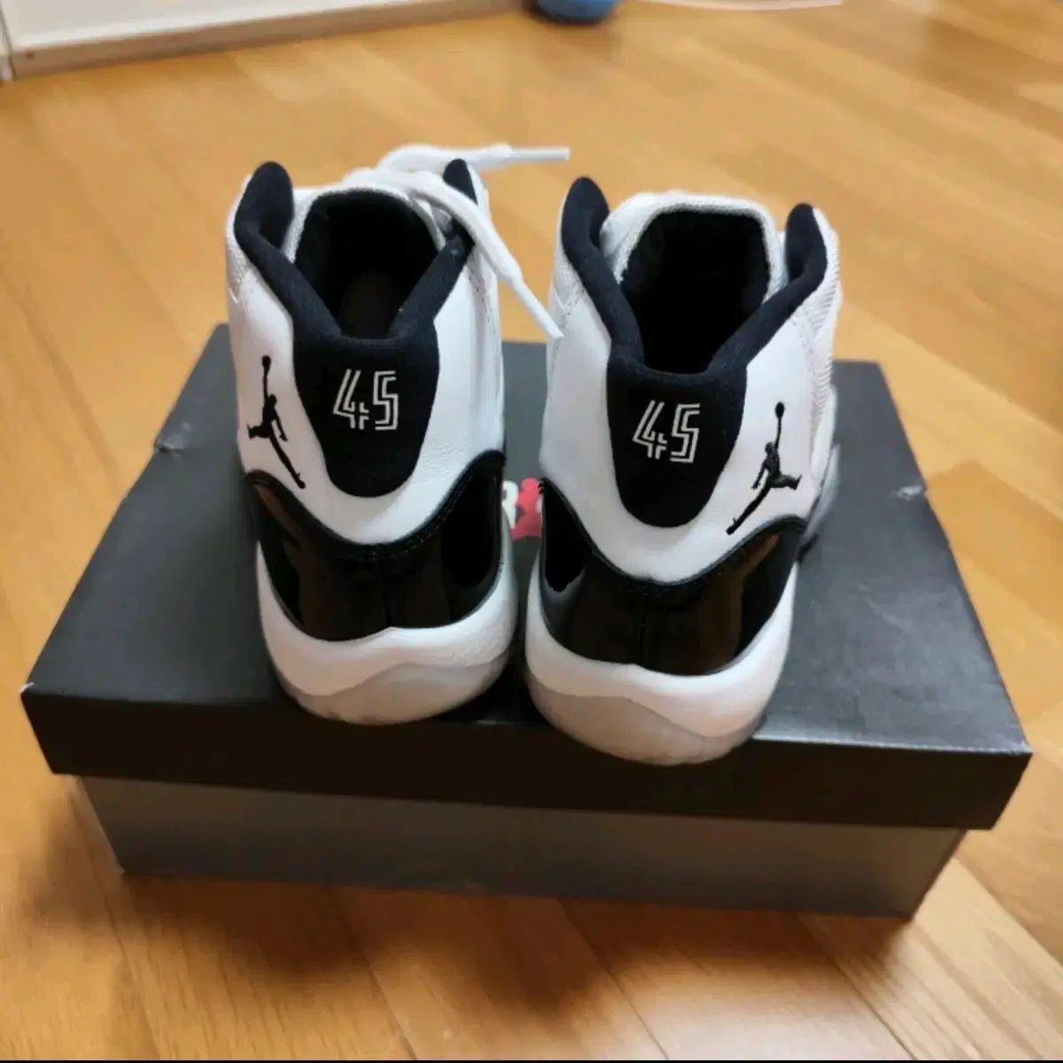  245 NIKE エア ジョーダン 11 レトロ コンコルド スニーカー 靴