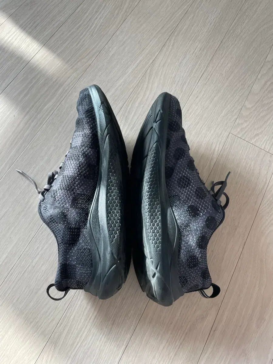  275 HOKA ONE エンジニアードガーメンツ ホーファナ2 スニーカー 靴