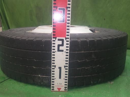 16インチスチールホイールタイヤ