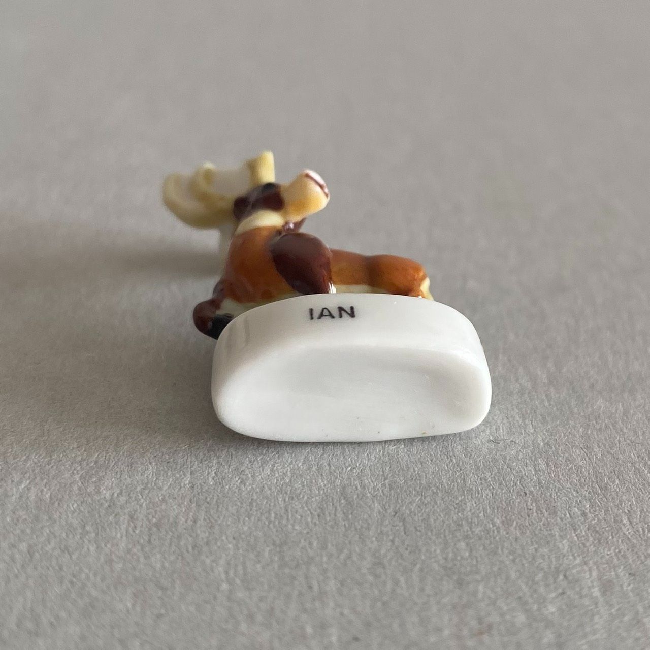 鹿のフェーブ／森／動物／フランス雑貨／陶器ミニチュア／ブロカント