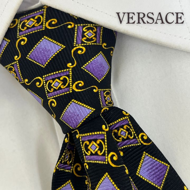 【超美品】ヴェルサーチ ネクタイ ブラック ゴールド メデューサ柄 シルク 伊製 美品》VERSACE (ヴェルサーチェ) シルクネクタイ イタリア製 総柄