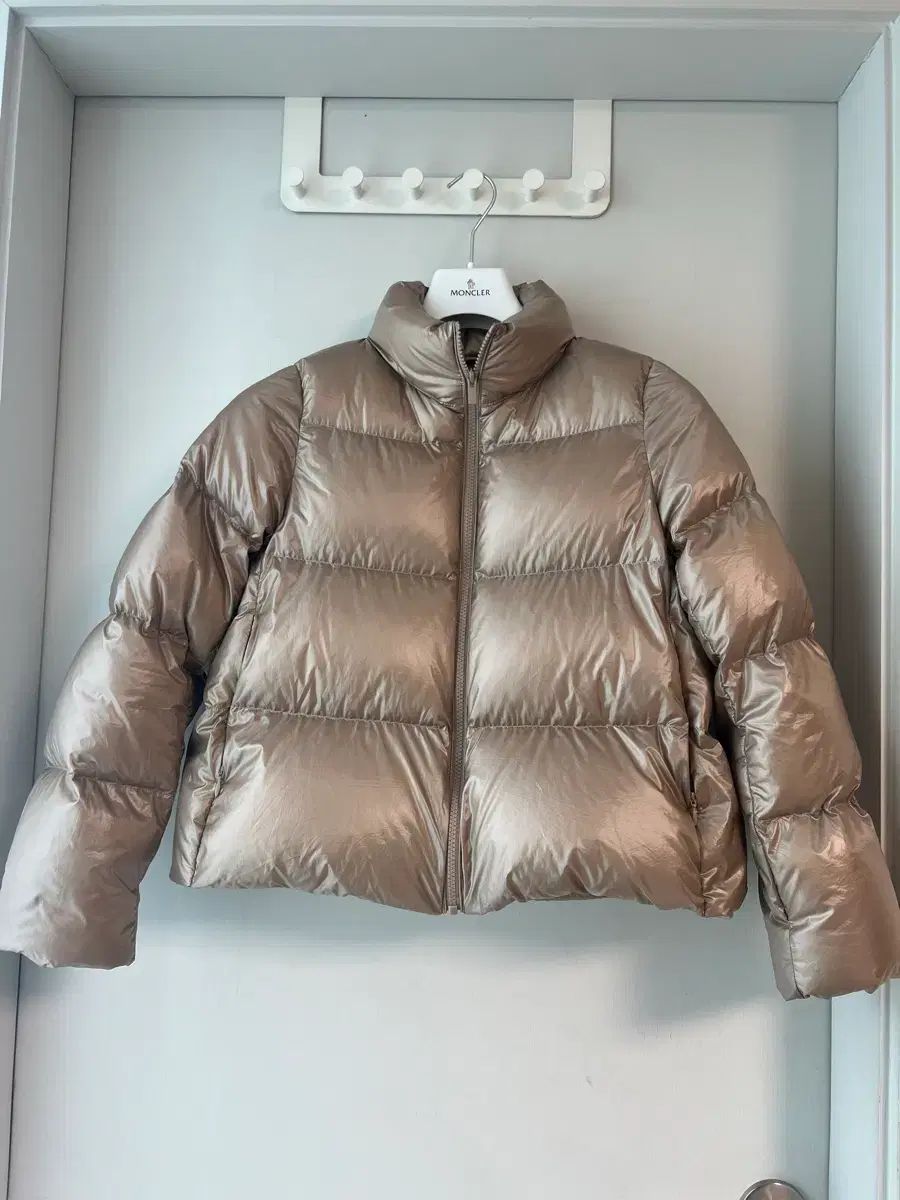 クリーニング済 UNIQLO SHINee シャイニー ダウン m ウルトラライトダウン