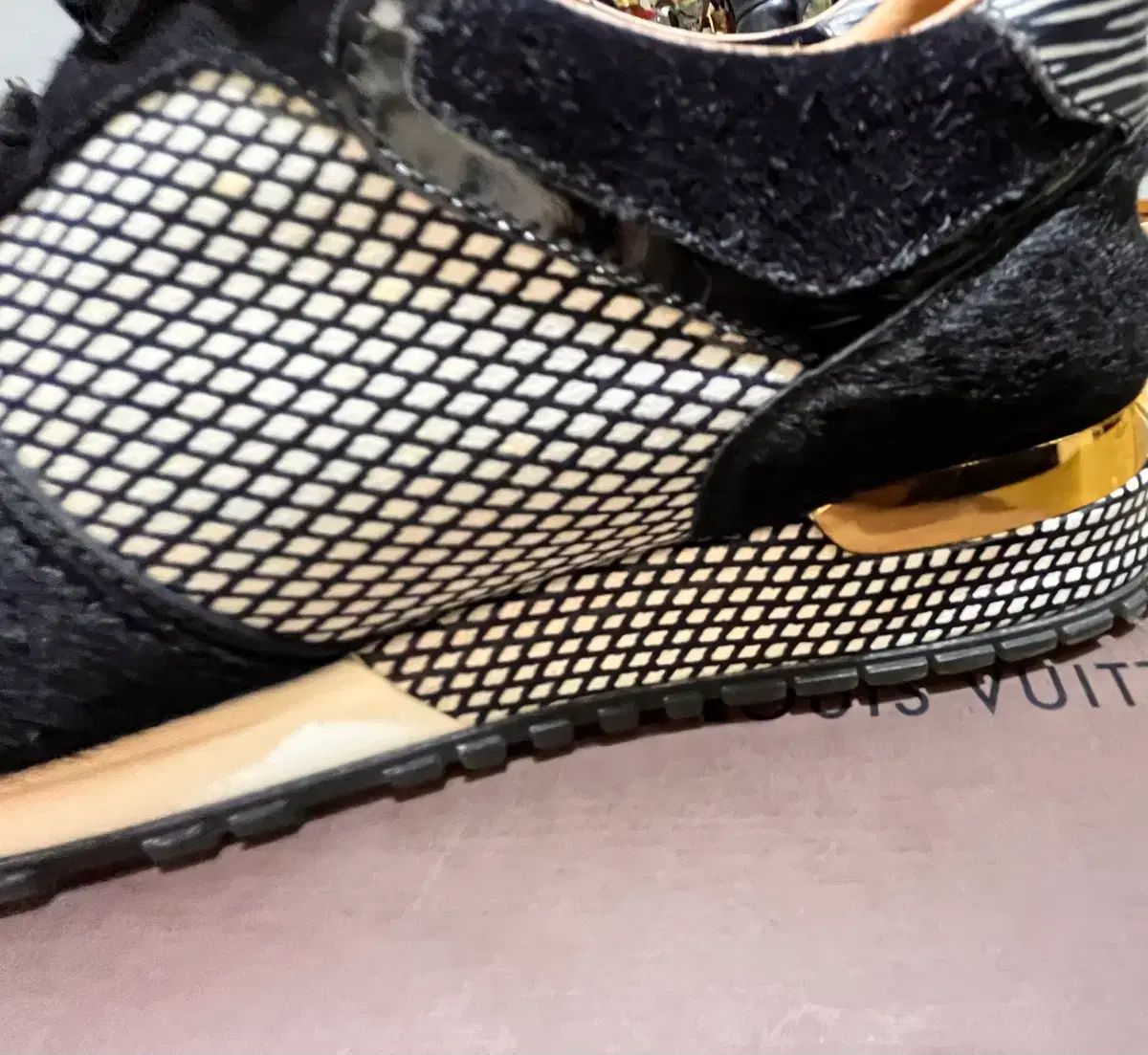 ランナウェイ スニーカー