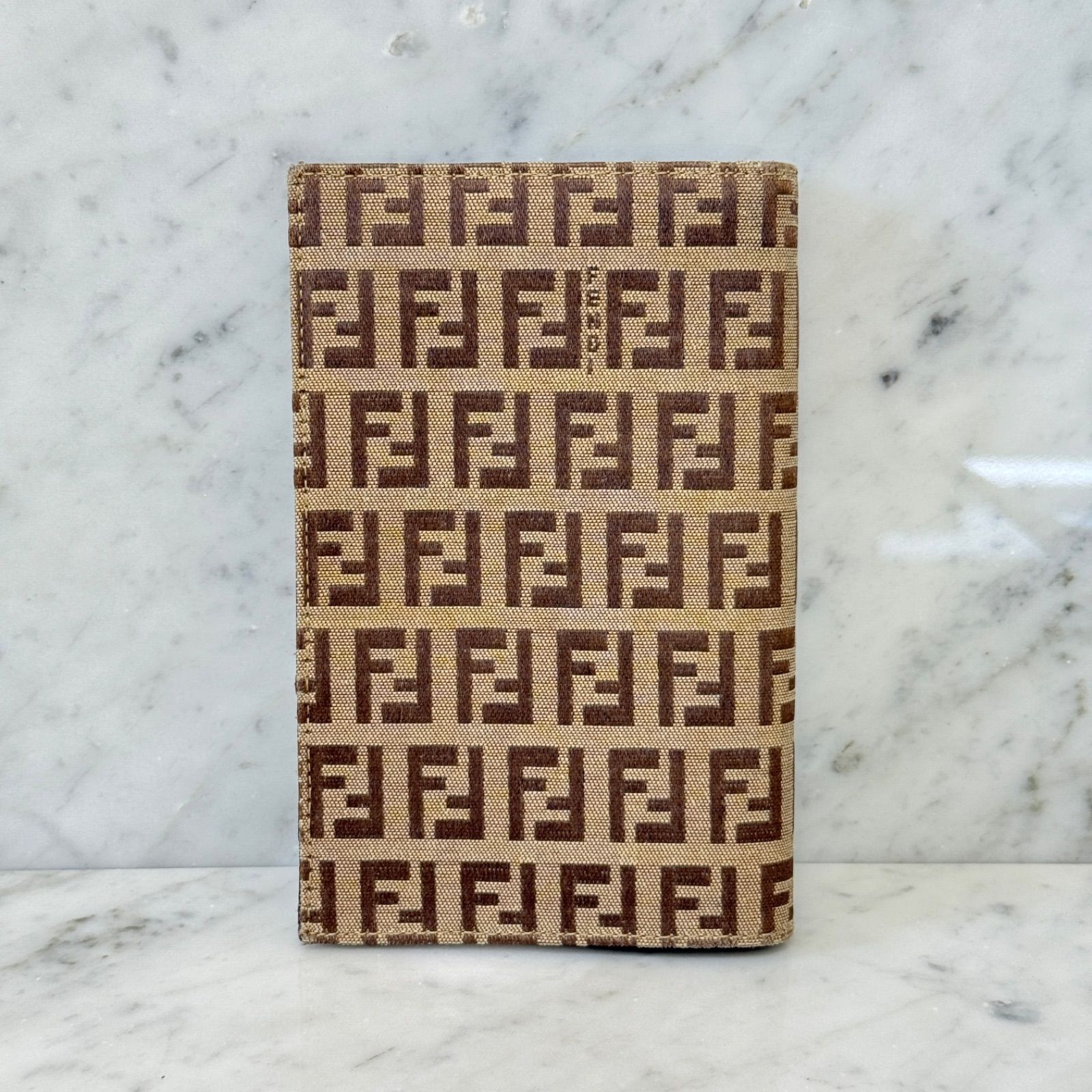 美品 FENDI フェンディ 二つ折り財布 長財布 ズッカ キャンバス ロゴ