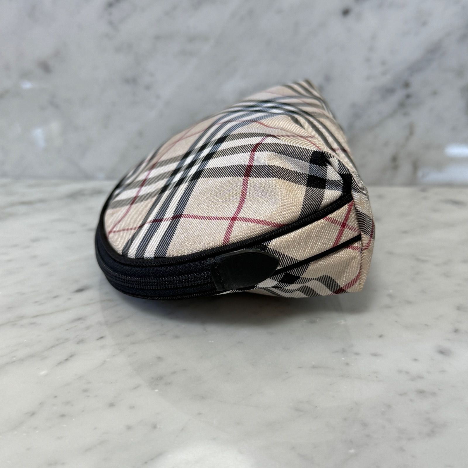 BURBERRY バーバリー ポーチ ノバチェック 三日月 ナイロン ジップ