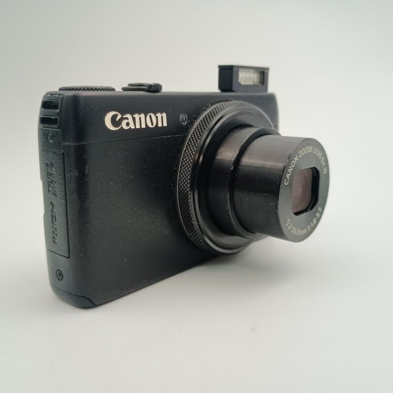 コンパクトデジタルカメラ