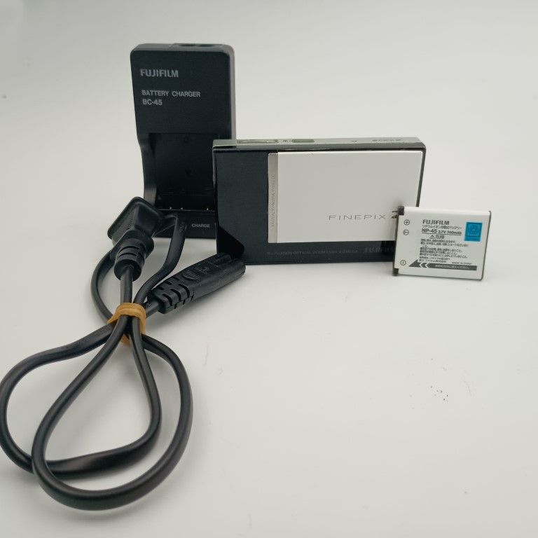 FINEPIX Z 100 fd コンパクトデジタルカメラ 〇