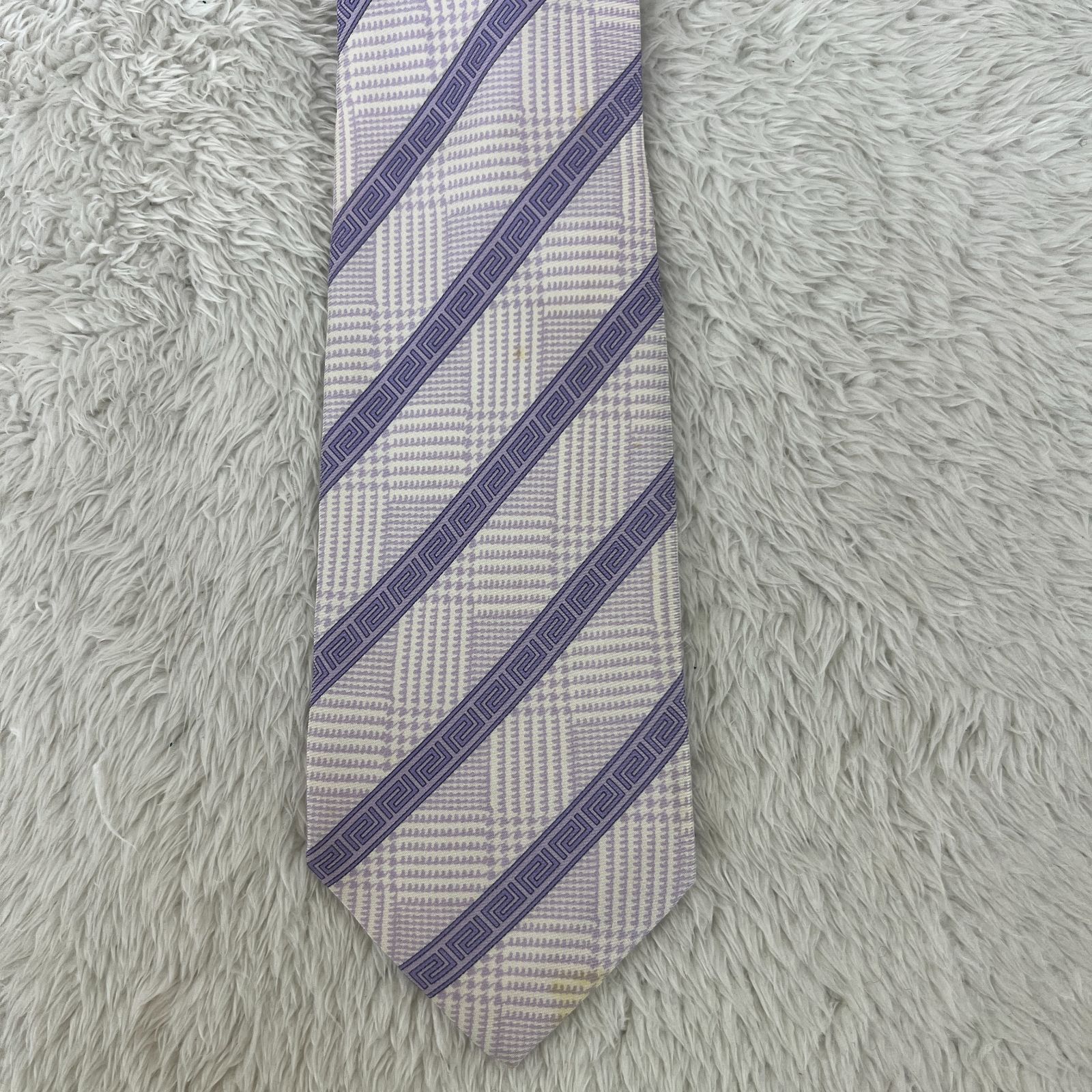 未使用　ヴェルサーチ　ネクタイ　グレー　ストライプ　メデューサ　グレカジャガード 未使用 ヴェルサーチ ネクタイ グレー ストライプ メデューサ グレカ