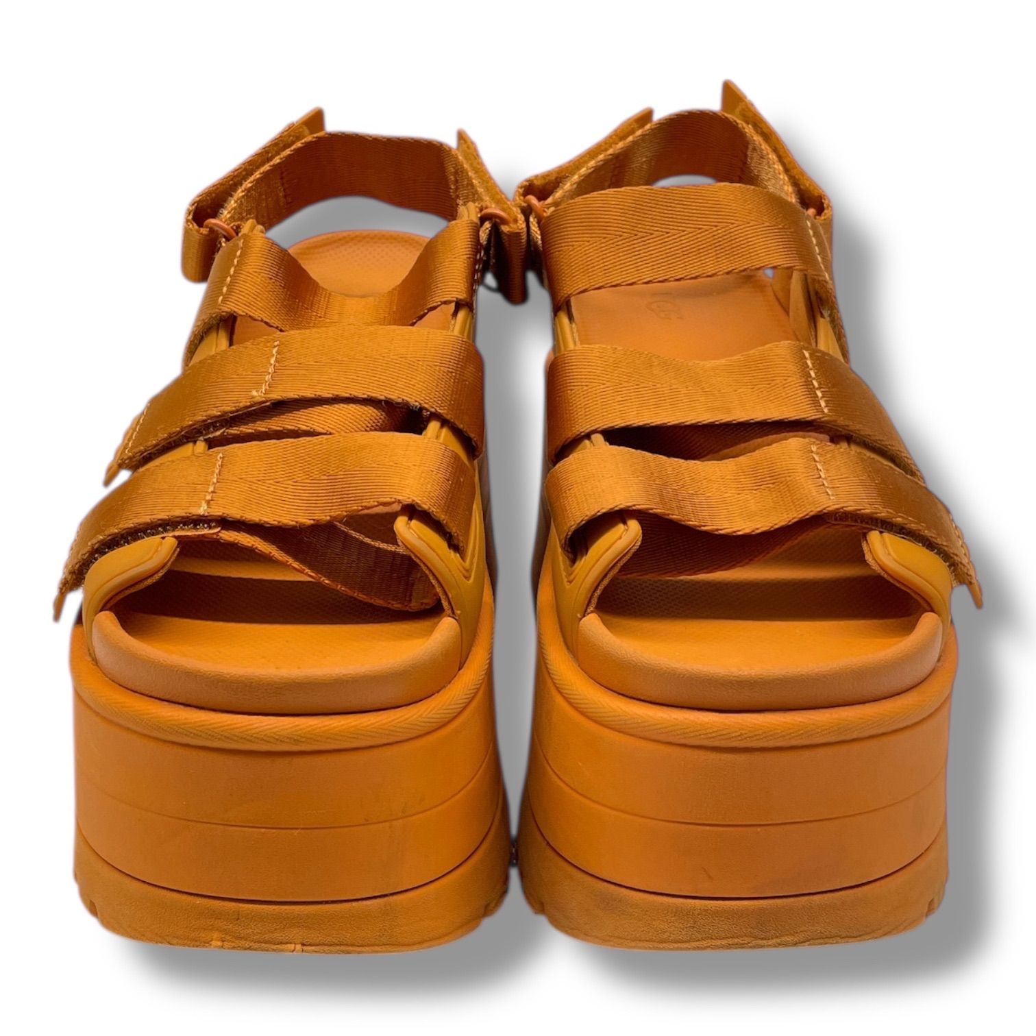 UGG オレンジ プラットフォームサンダル UGG アグ GOLDEN RISE ゴールデンライズ プラットフォームサンダル