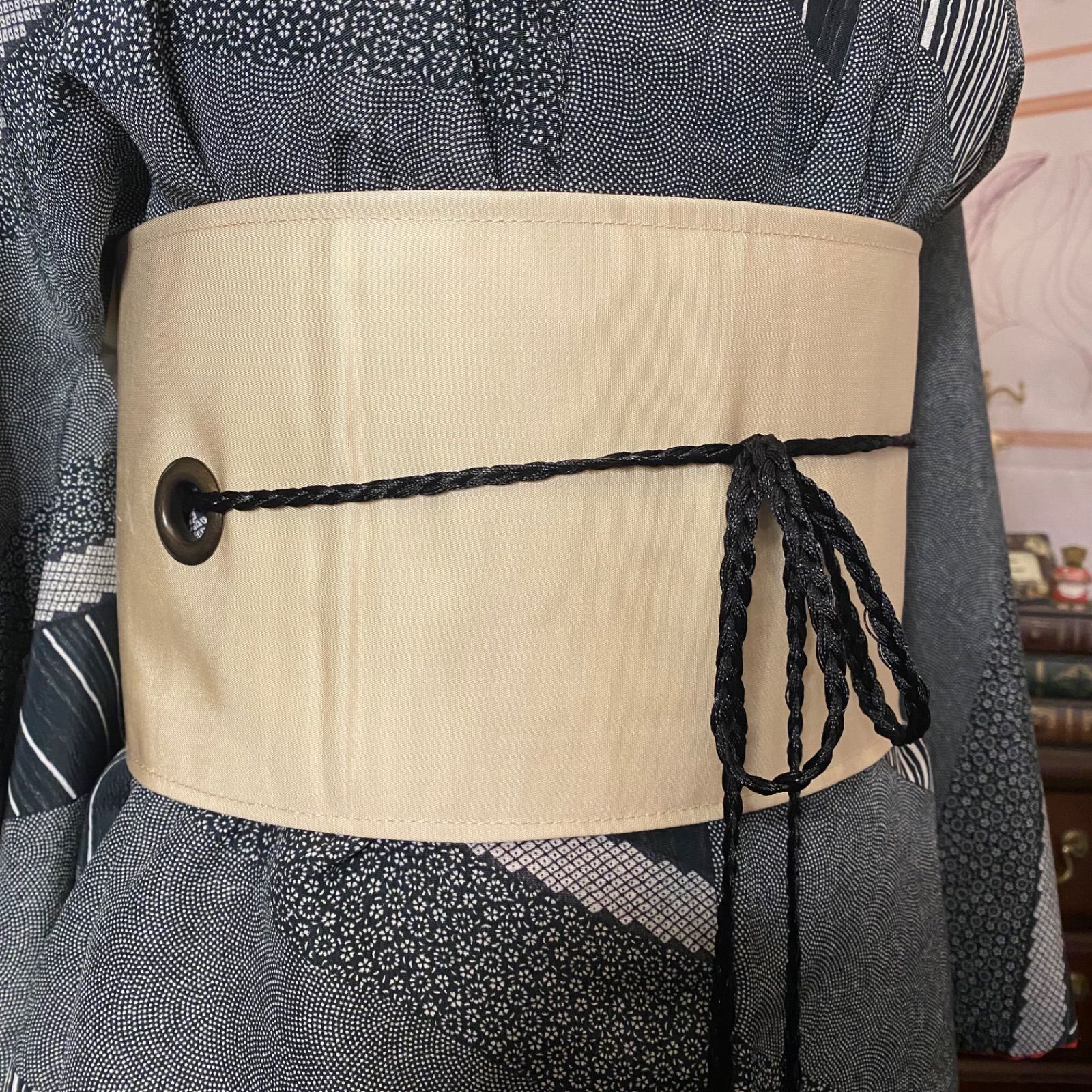 着物リメイク ワンピース｜洗える化繊素材＆帯サッシュベルト付き レトロ 古着 ハンドメイド モノトーン・グラデーション・フラワー KW-1232
