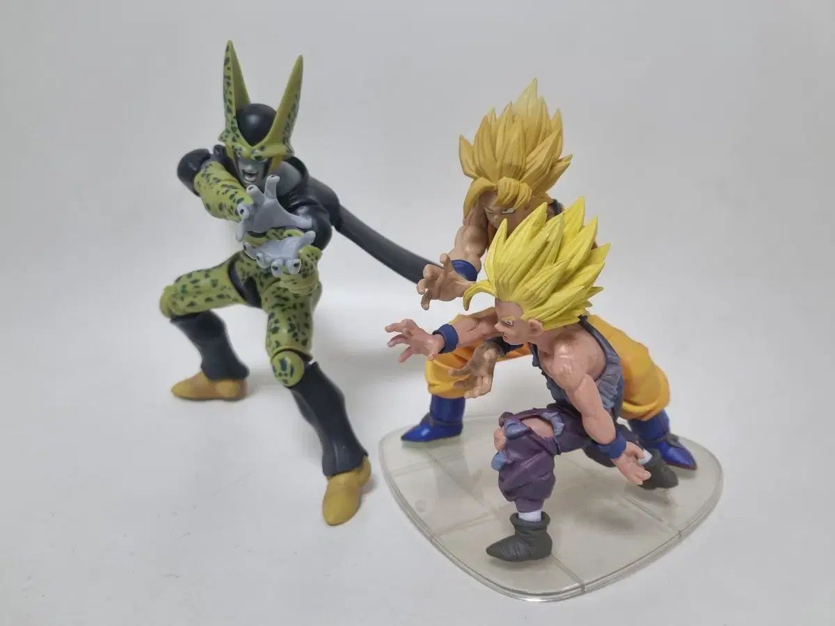 ♦ドラマティックショーケース 孫悟空•孫悟飯・セル フィギュア3体セット♦ ドラゴンボールZ ドラマティックショーケース 孫悟空 孫悟飯 セル 3体