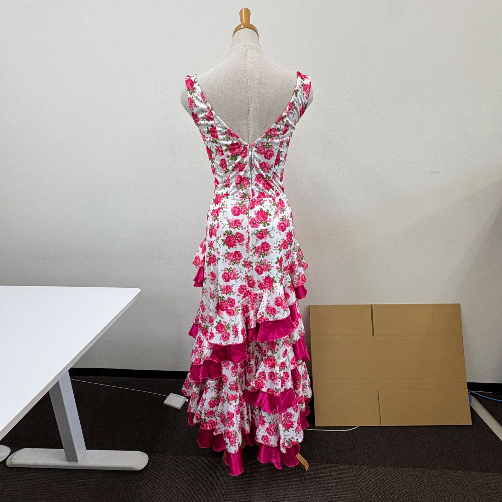 フラメンコ衣装 セットアップ ツーピース 白 ピンク ファルダ フリル