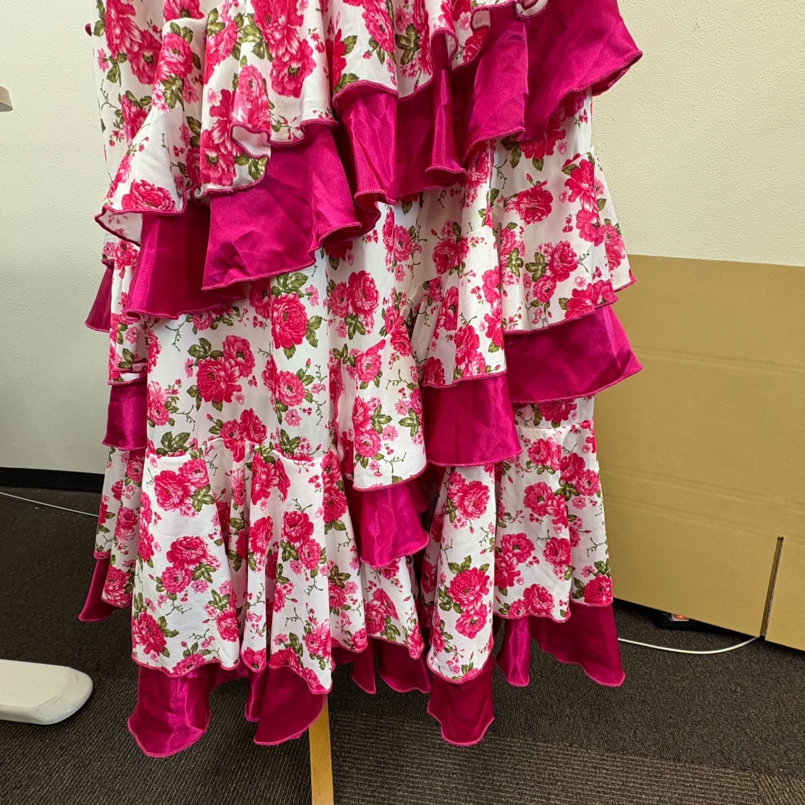 フラメンコ衣装 セットアップ ツーピース 白 ピンク ファルダ フリル