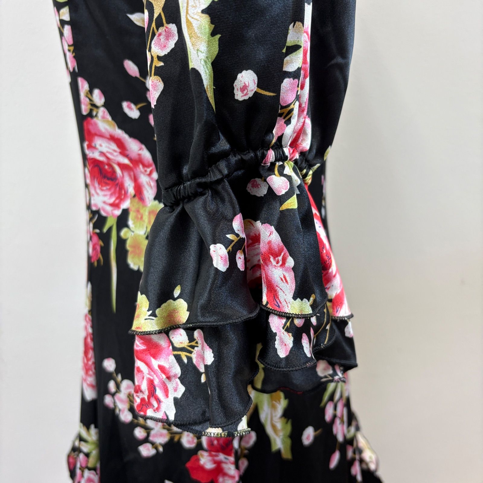prima boutique】フラメンコ衣装 ドレス フリル 黒 薔薇柄 バラ 七分袖