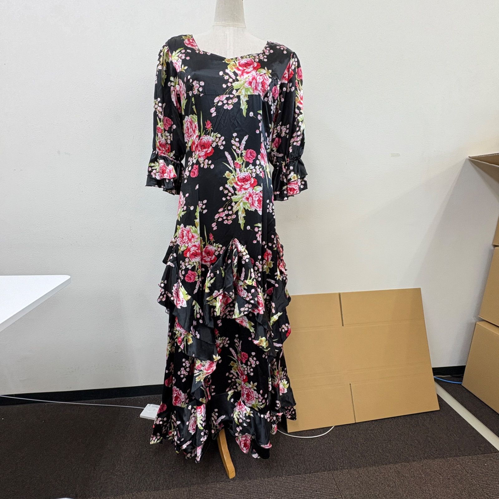 prima boutique フラメンコ衣装 ドレス フリル 黒 薔薇柄 七分袖