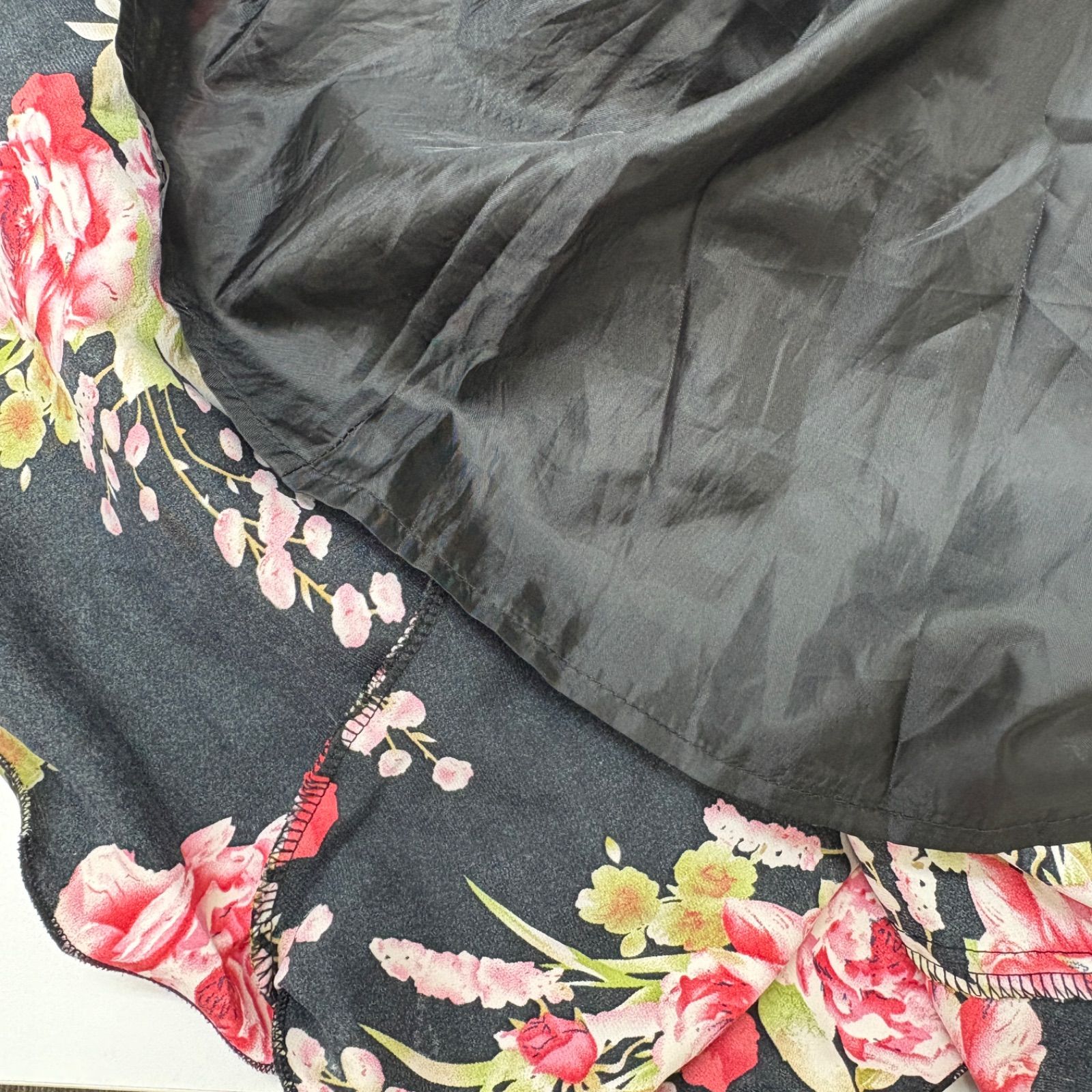 prima boutique】フラメンコ衣装 ドレス フリル 黒 薔薇柄 バラ 七分袖