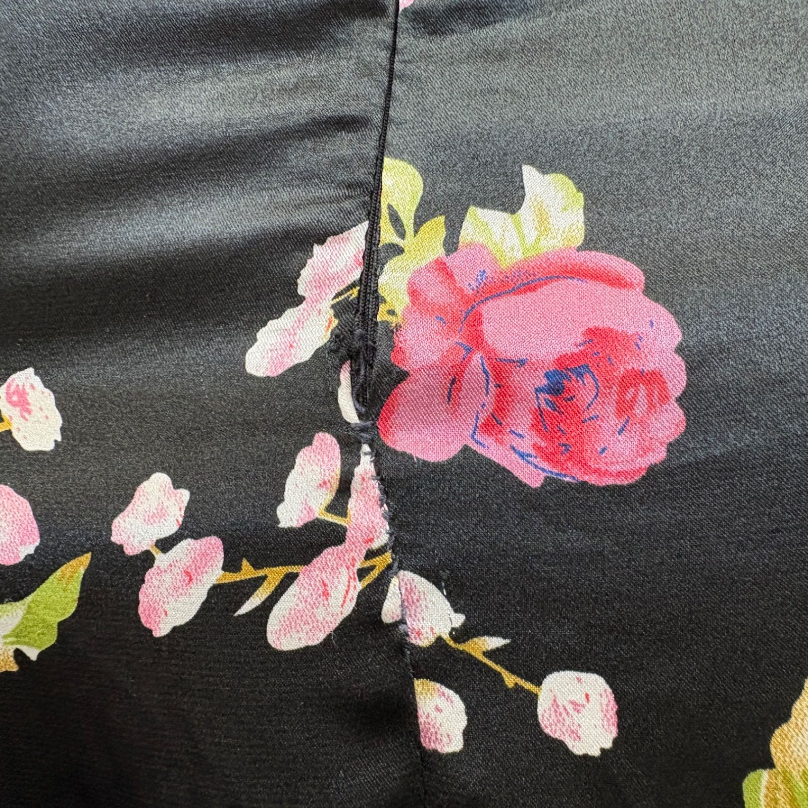 prima boutique】フラメンコ衣装 ドレス フリル 黒 薔薇柄 バラ 七分袖