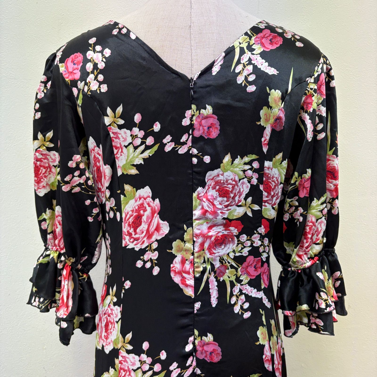 prima boutique】フラメンコ衣装 ドレス フリル 黒 薔薇柄 バラ 七分袖