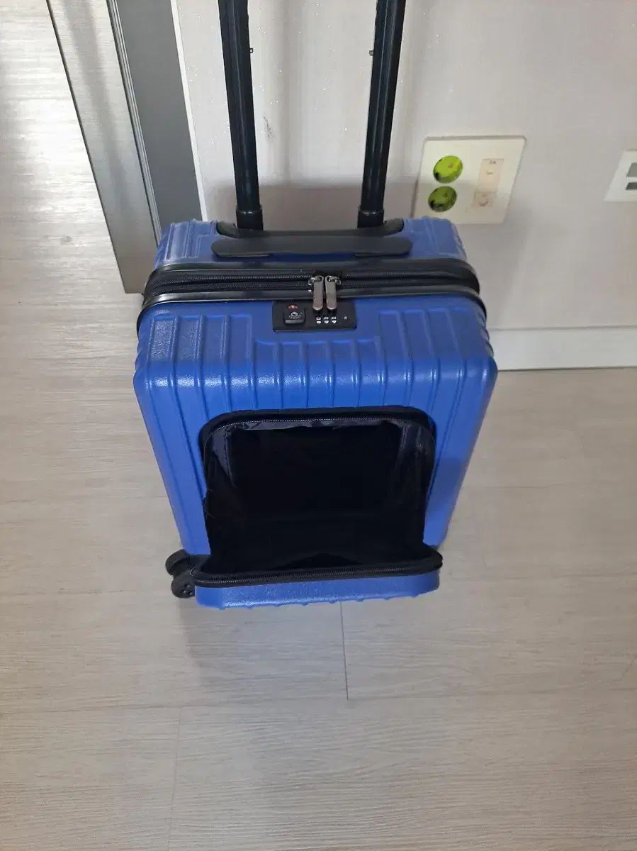  ラッキー プラネット ゴ ビヨンド キャリアー ダズリング ブルー キャリーケース バッグ