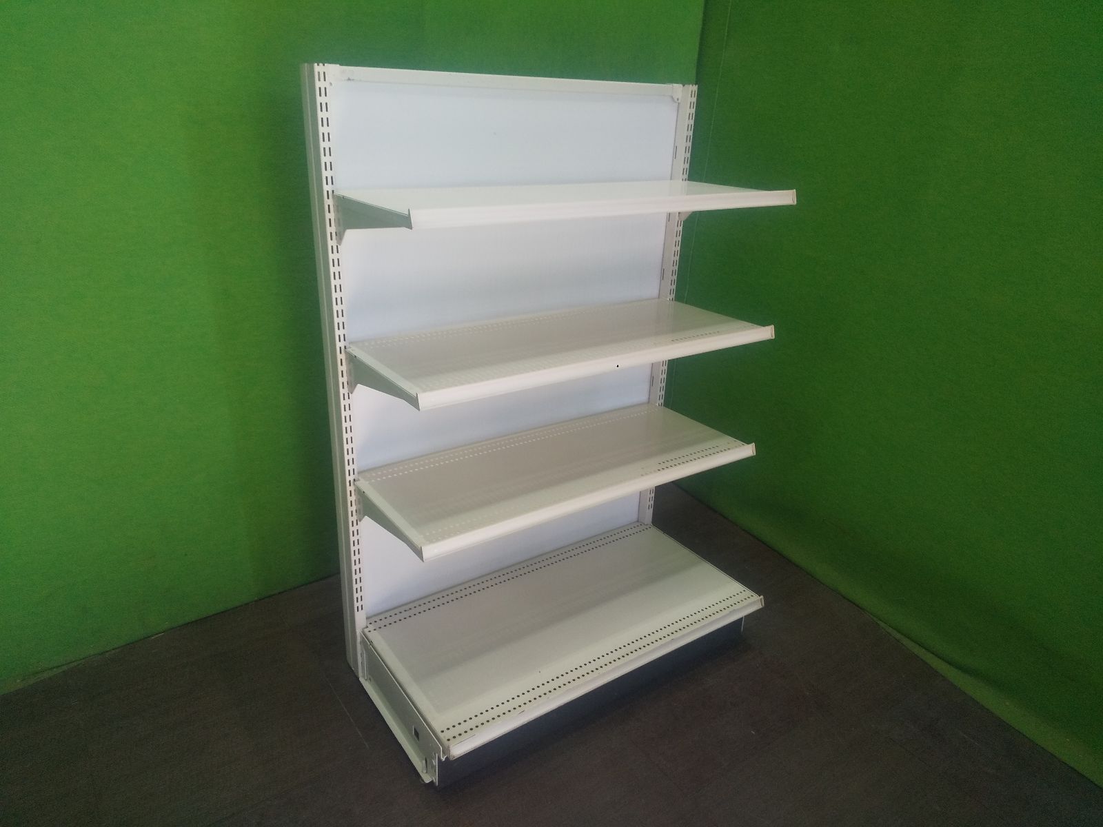 オカムラ製 H 136 cm×W 90 cm 単体片面３段エンド什器 柱加工あり 陳列棚 システム什器 S-646