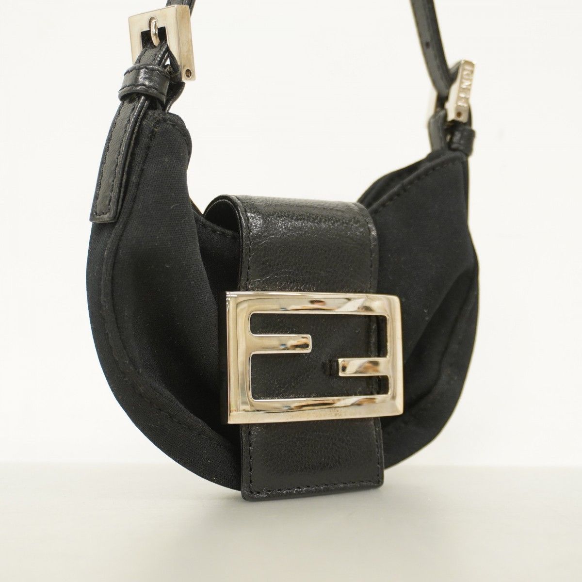 6ab0409】フェンディ ハンドバッグ ナイロンキャンバス ブラック