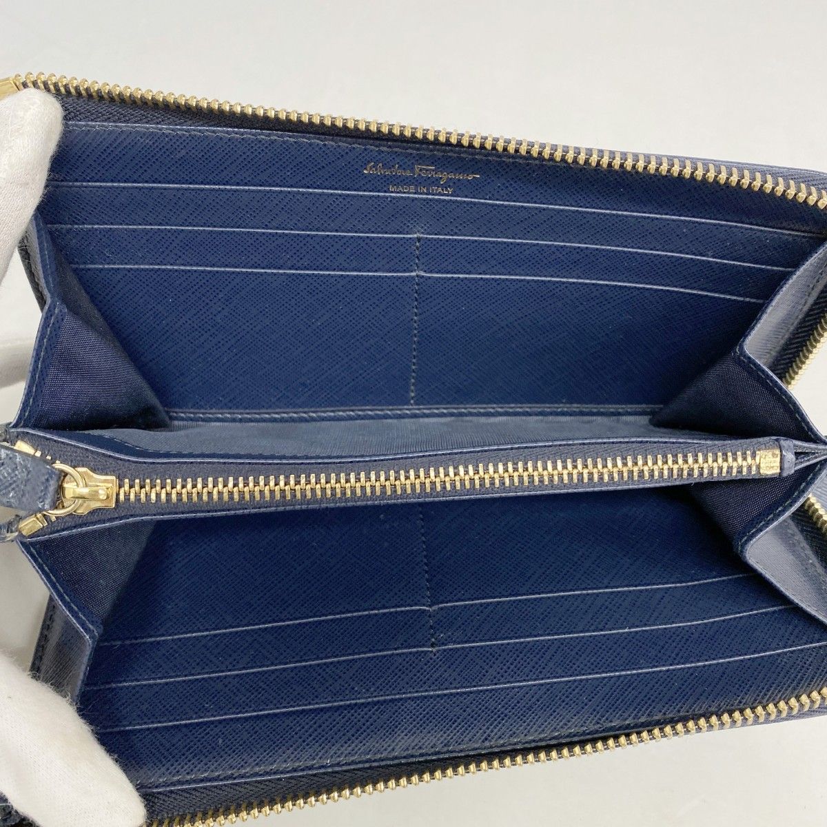 サルヴァトーレフェラガモ 長財布