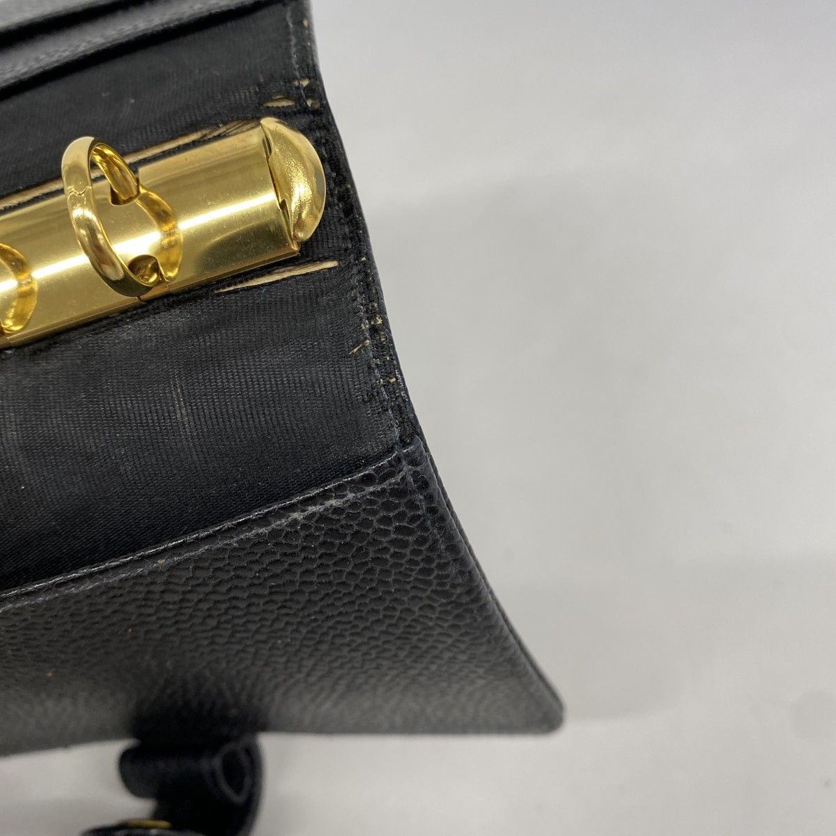 キャビアスキン ブラック