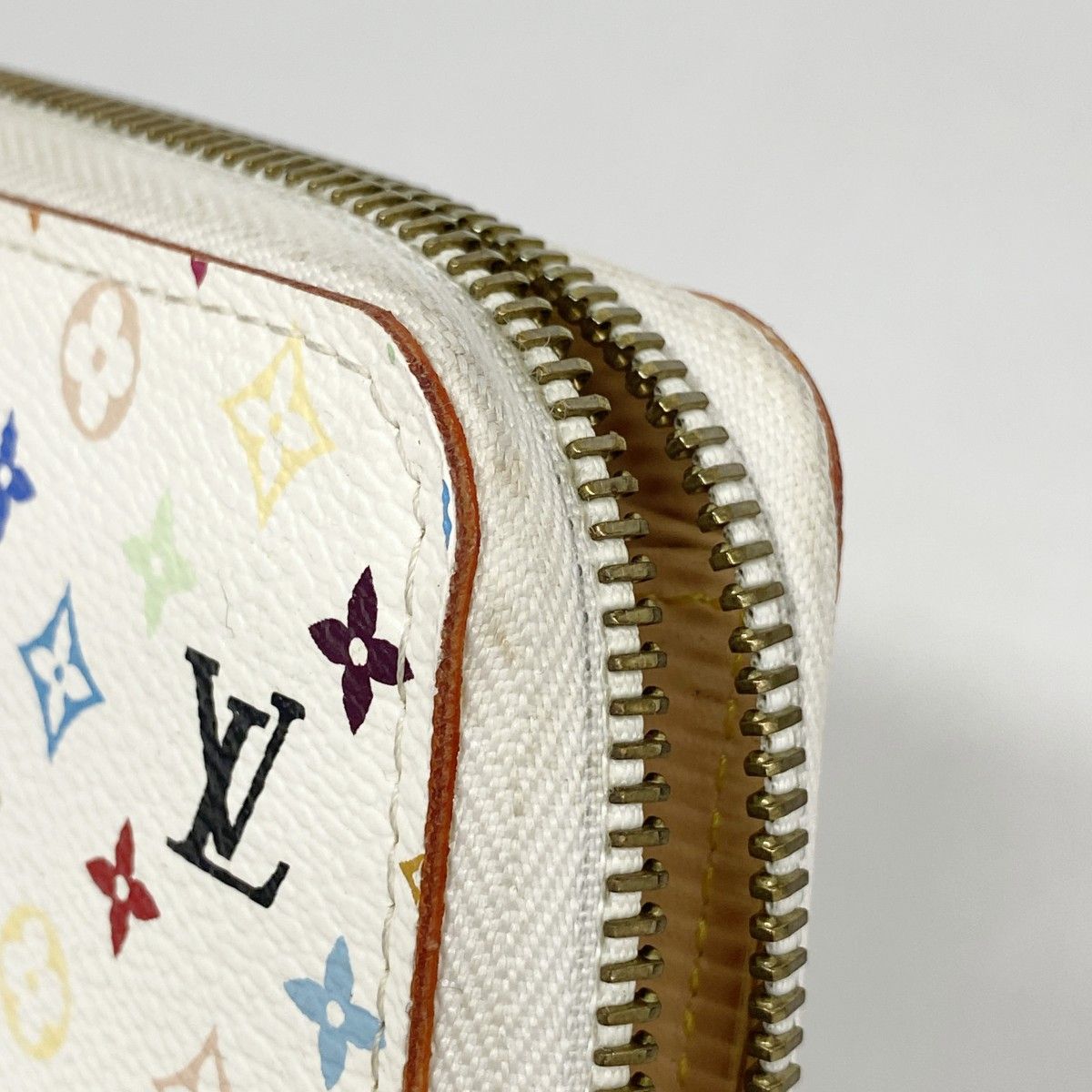 マルチカラー ジッピーウォレット