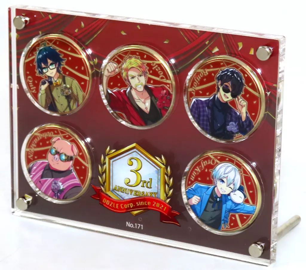 雑貨 ドズル社 シリアルナンバー入りスタンド メタル缶バッジ付き ドズル社3周年グッズ
