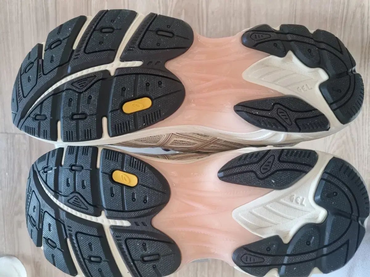  アシックス x ウッドウッド GT-2160 クリーム|オートミール 275 mm スニーカー 靴