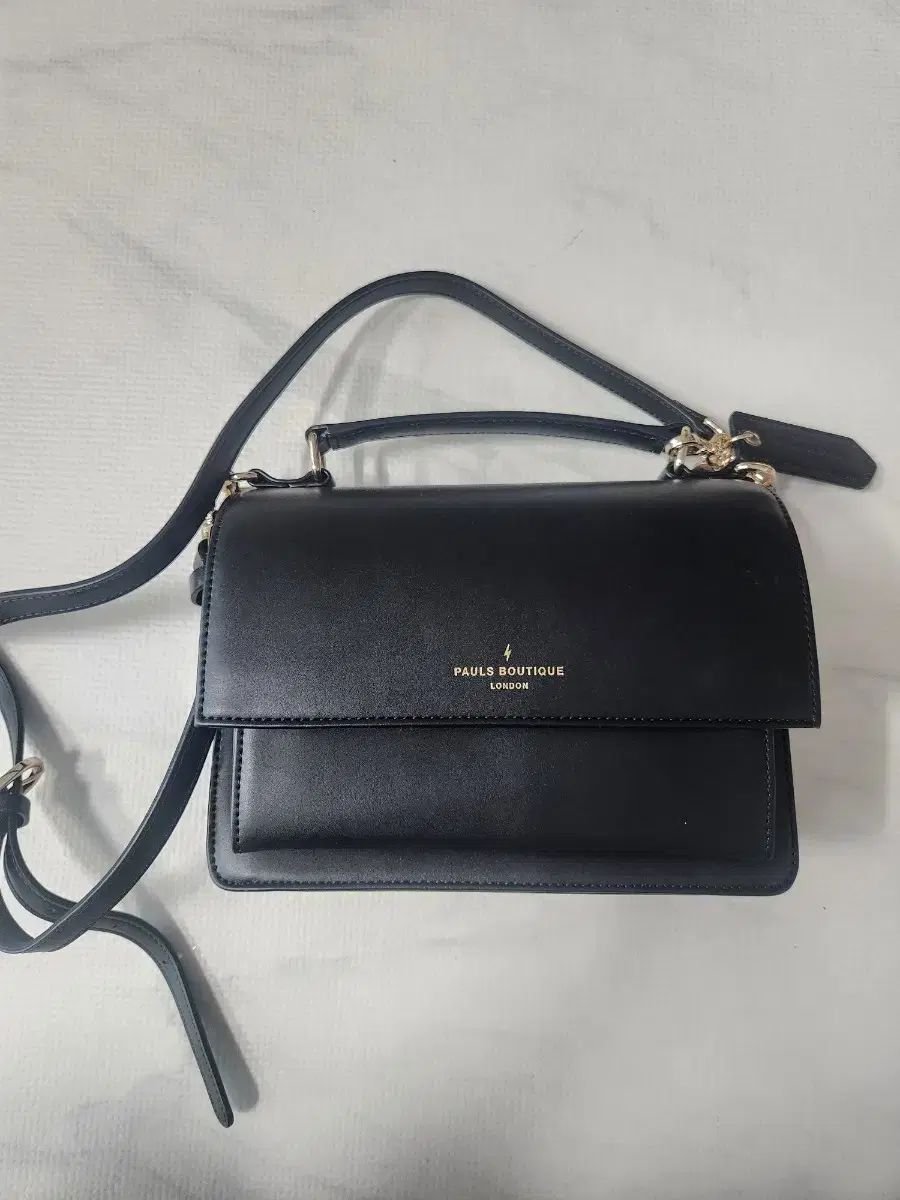 ポールズブティック クリスティ ブラック クロスバック バッグ