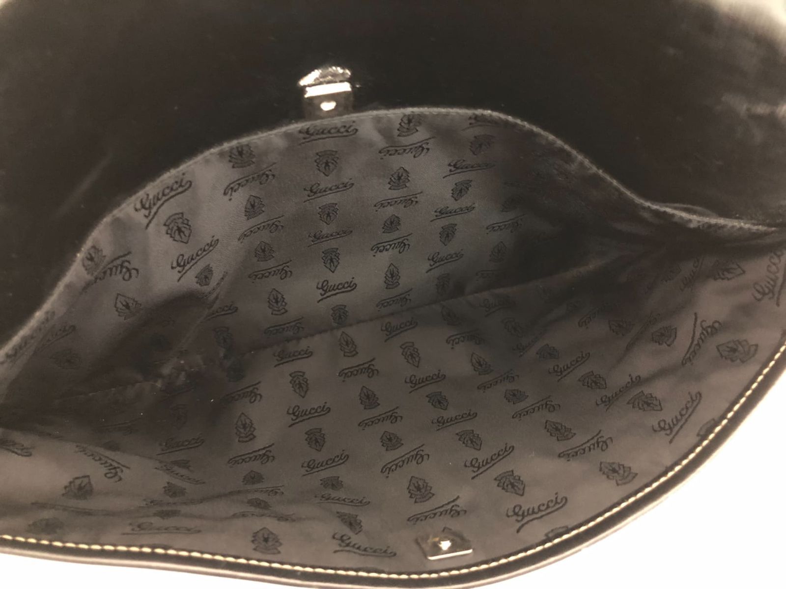 GUCCI グッチ クレストエンブレム ショルダーバッグ メッセンジャー