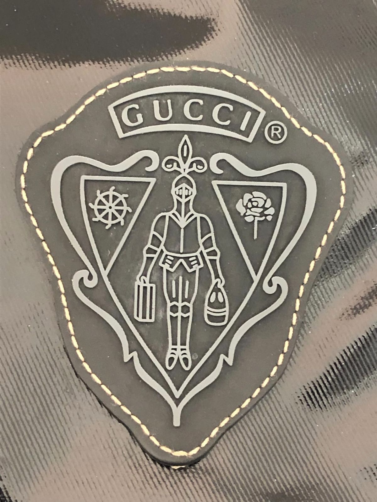 GUCCI グッチ クレストエンブレム ショルダーバッグ メッセンジャー