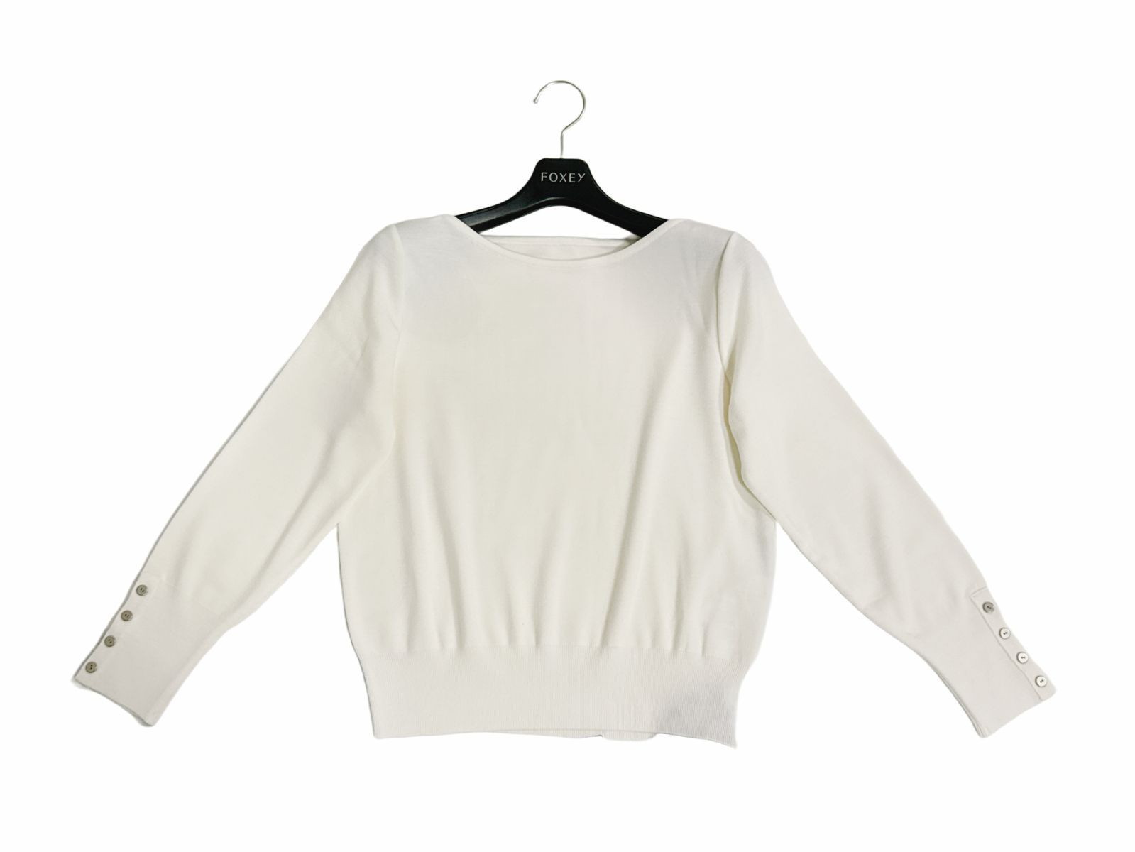 ち*み様 FOXEY 長袖トップス パールボタン付き 極美品☆FOXEY ニットトップ ソーネ 40 ホワイト グレースウール 袖口