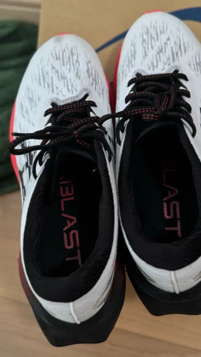 ランニングシューズ 265