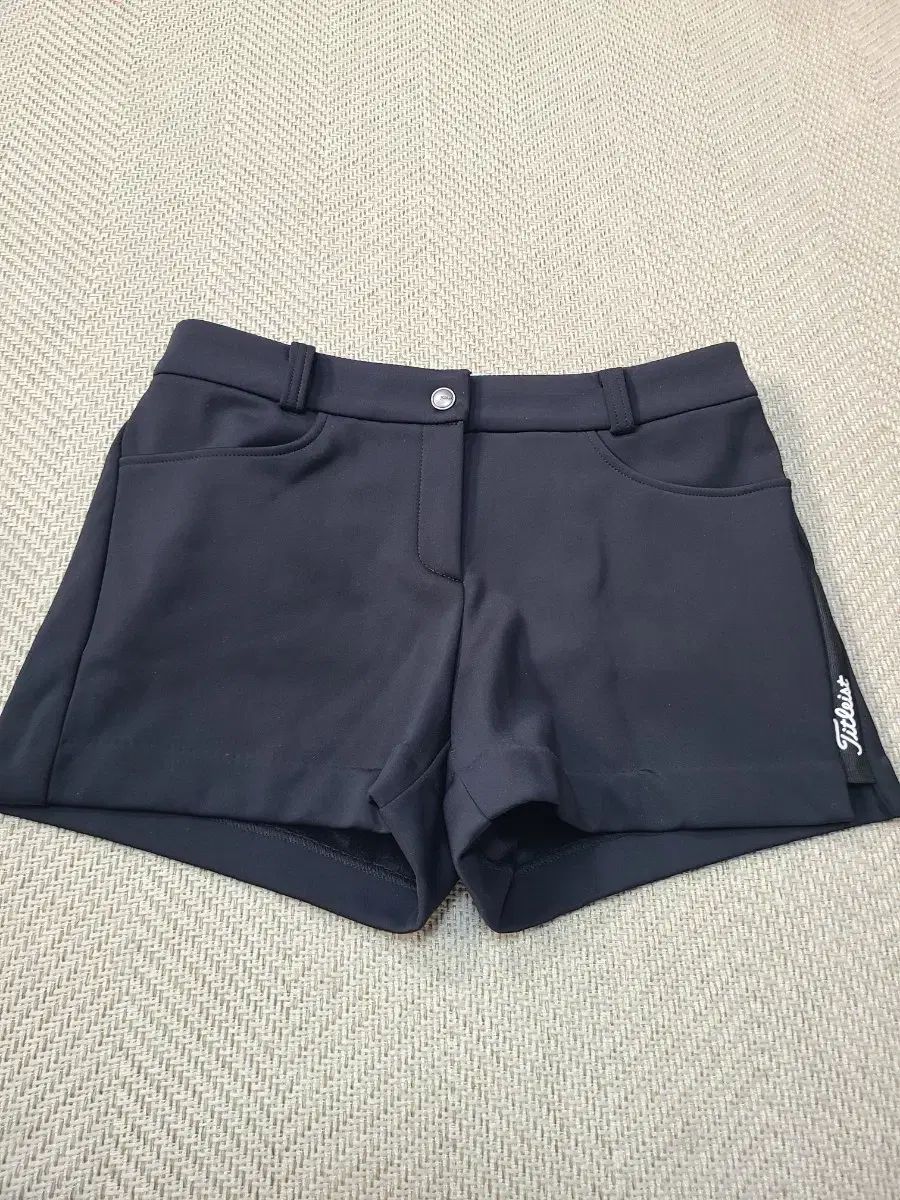 26)Titleist (タイトリスト) レディース ブラック ハーフパンツ
