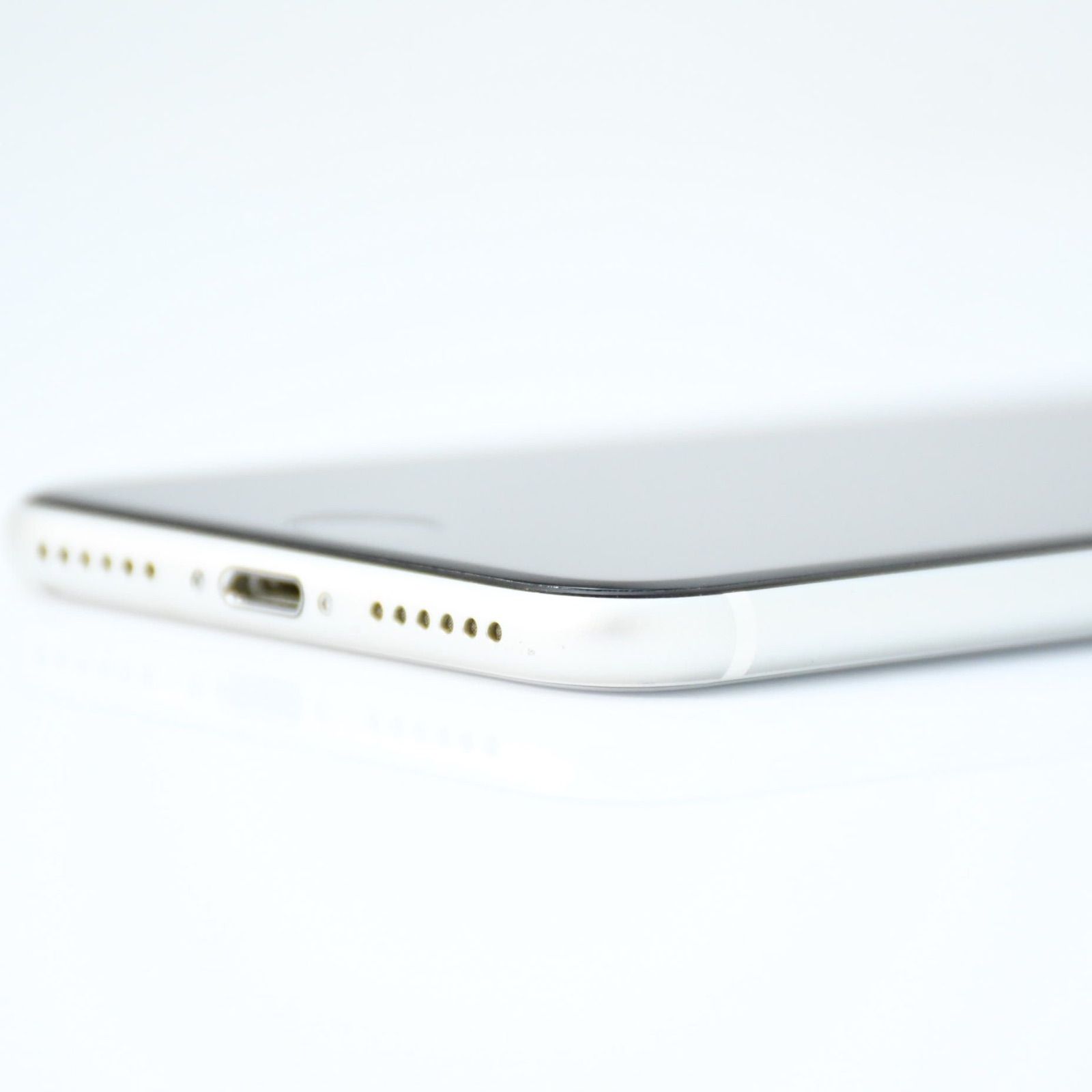 iPhone SE (第2世代) 128GB ホワイト バッテリー最大容量81% 新品