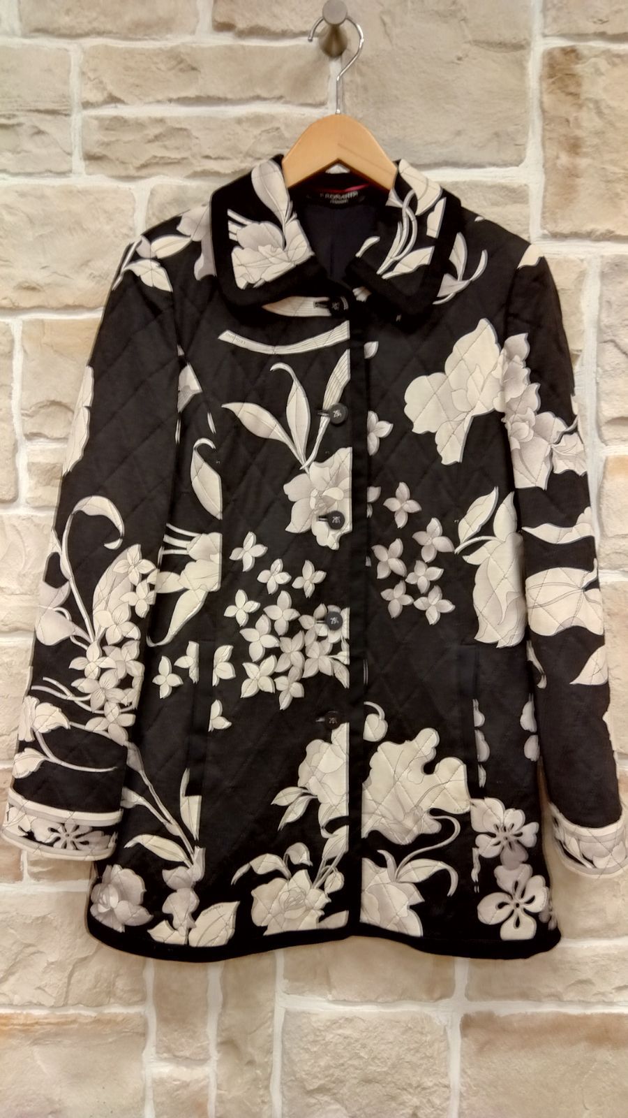 LEONARD レオナール　キルティングコート　ゆったり　美品 M1 レオナール LEONARD キルティングコート Мサイズ 中綿ポリエステル