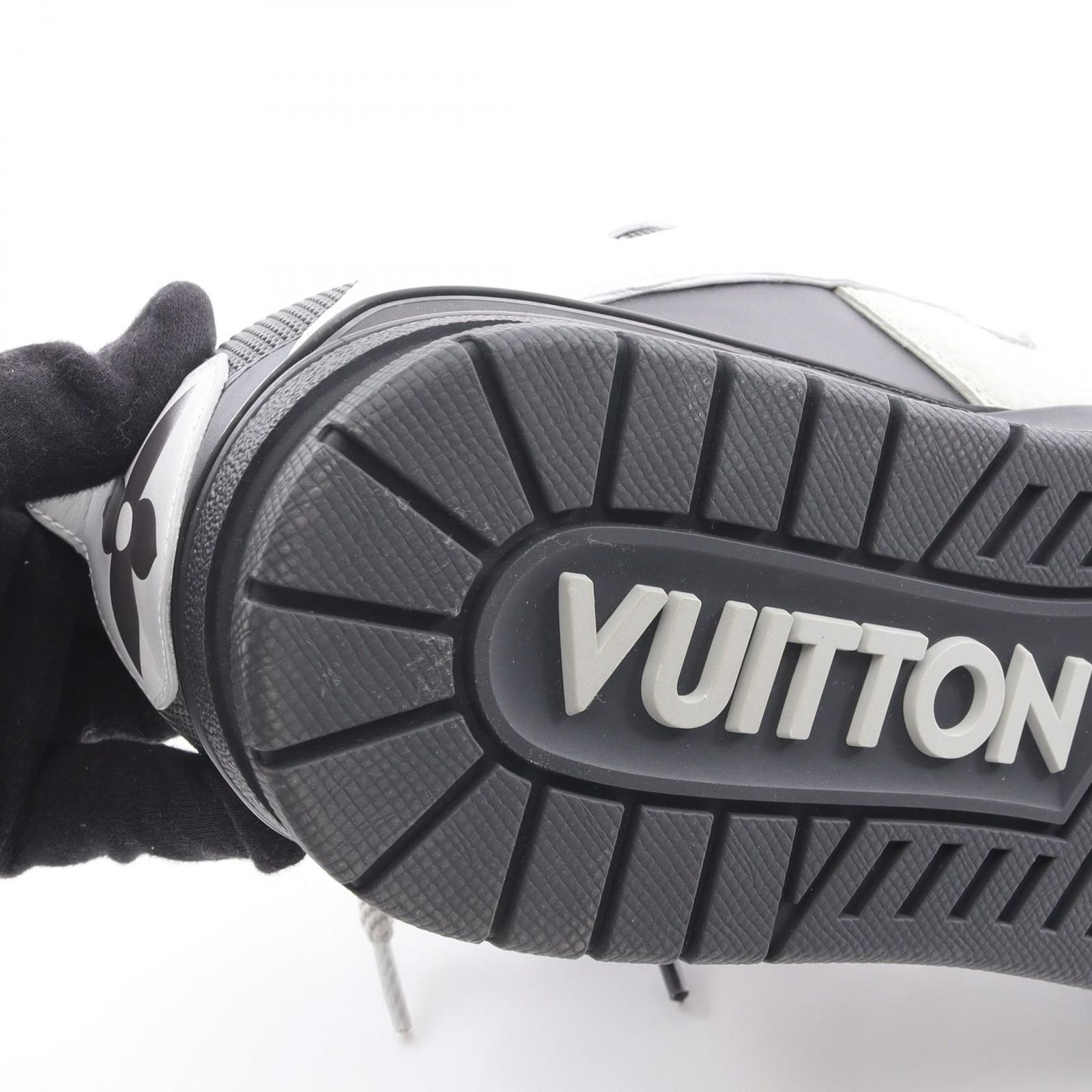 ルイ・ヴィトン LOUIS VUITTON スニーカー LVスケートライン カーキ