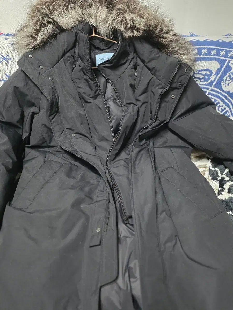 ブルーラウンジ Maestro ブラック ダウン コート