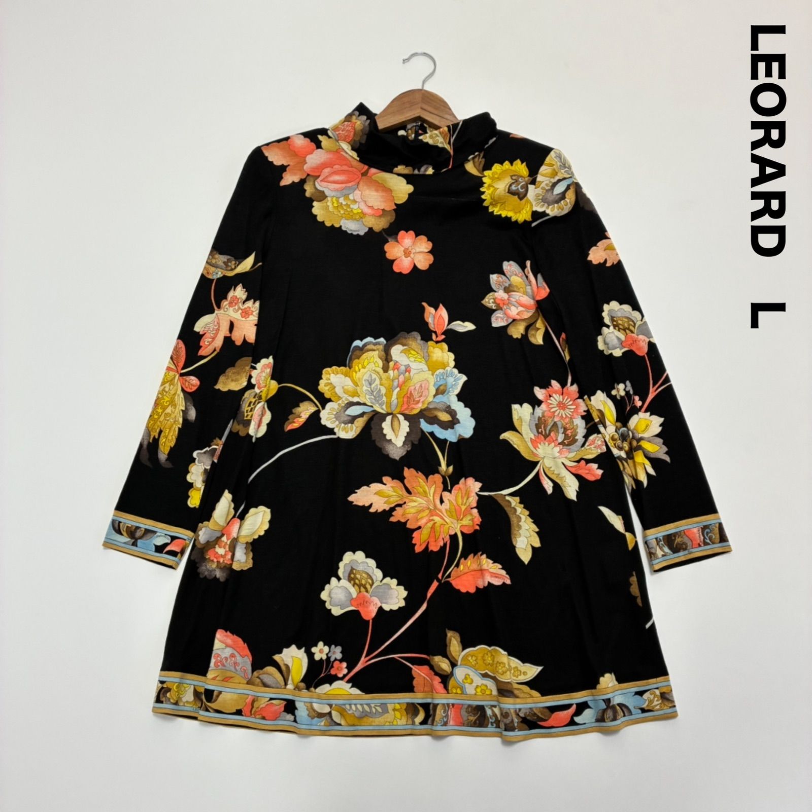 【美品】レオナール ハイネック モノトーンフラワーカットソー トリム 花柄 黒 LEORARD レオナール☆ハイネックチュニックニットワンピース L シルク