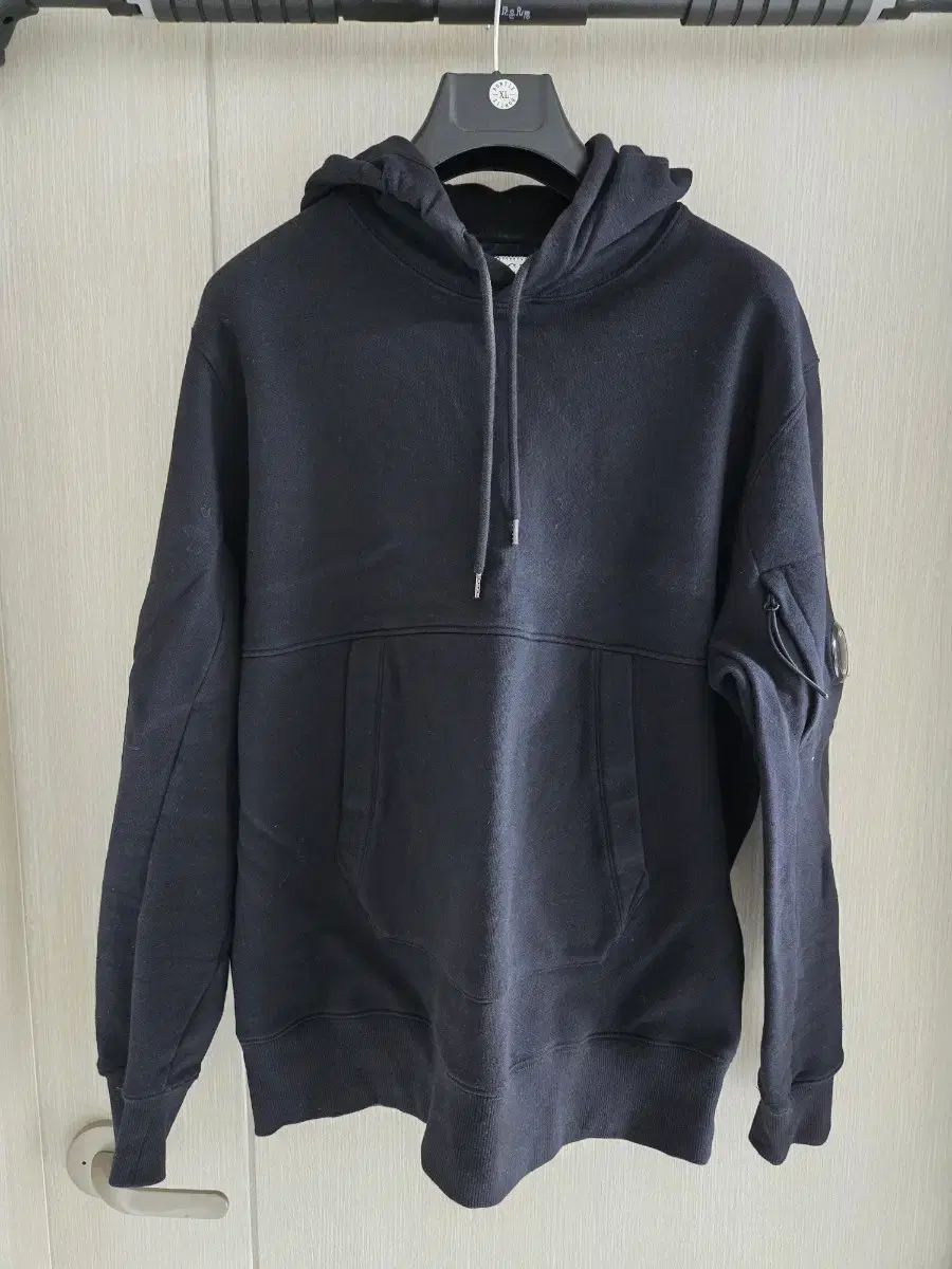 C.P. COMPANY シーピーカンパニー ブラック フーディー Tシャツ