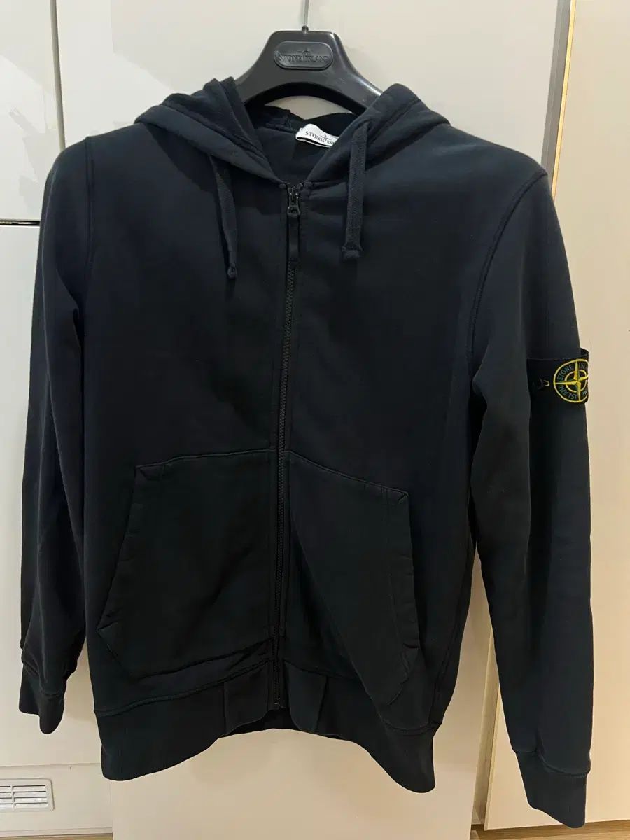 23 fw ストーンアイランド フードジップアップ 黒 M