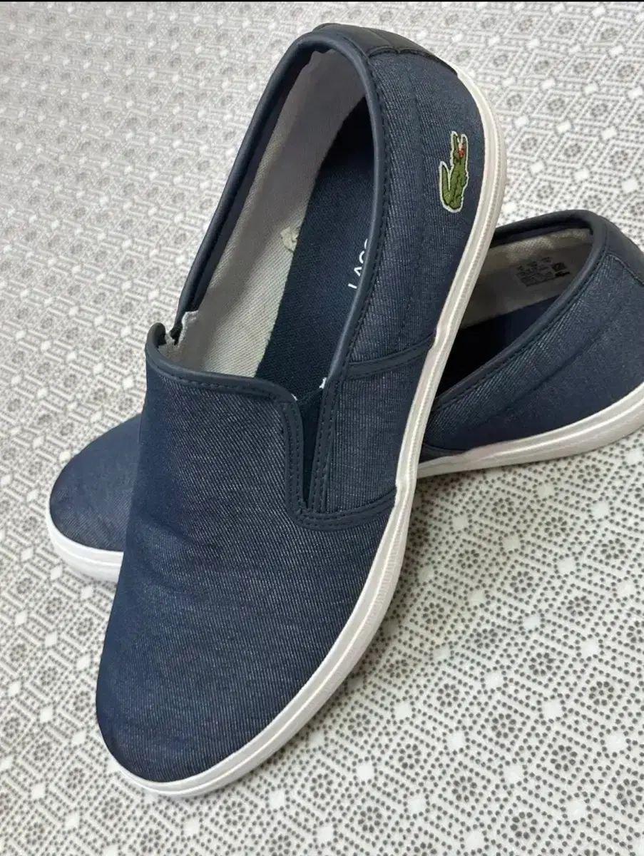 ラコステ ネイビー スリッポン スニーカー
