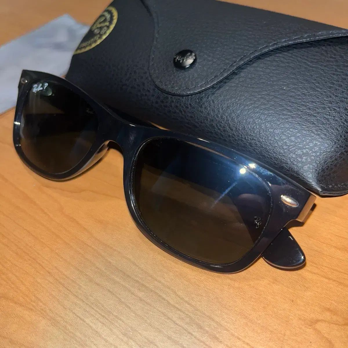 レイバン ニューウェイファーラー RB 2132 52-18