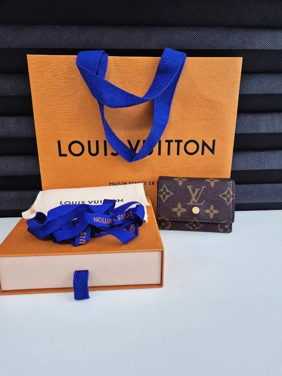 Louis Vuitton マイクロ ウォレット モノグラム 財布 M 68704
