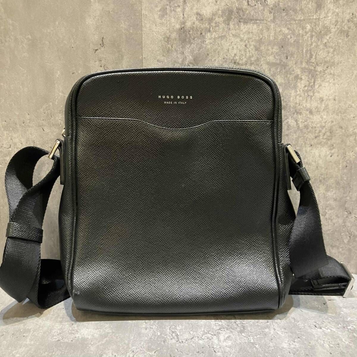 HUGO BOSS shoulder bag ショルダーバッグ ブラック ヒューゴボス