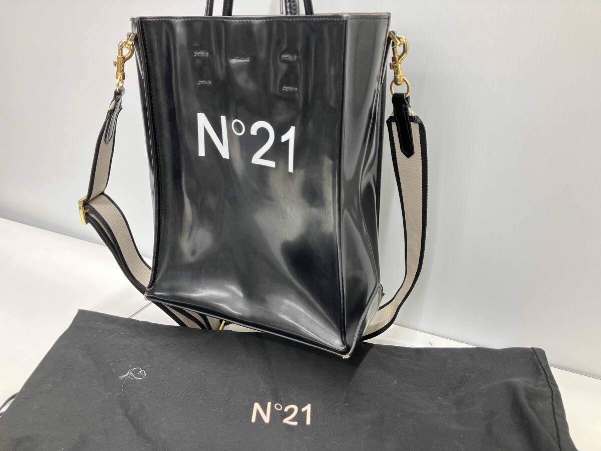 N21 エヌニジュウイチ ショルダーバッグ ブラック numerous venting 